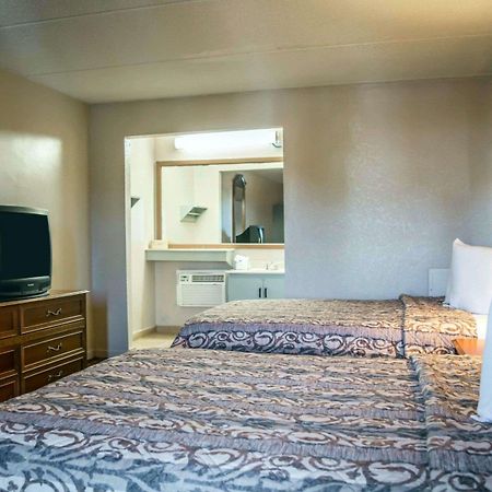 Rodeway Inn Clearwater-Dunedin Dış mekan fotoğraf
