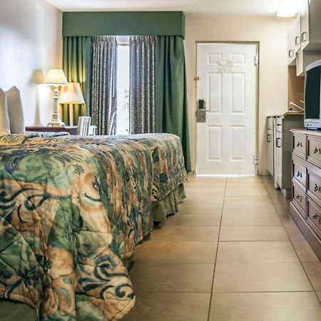 Rodeway Inn Clearwater-Dunedin Dış mekan fotoğraf
