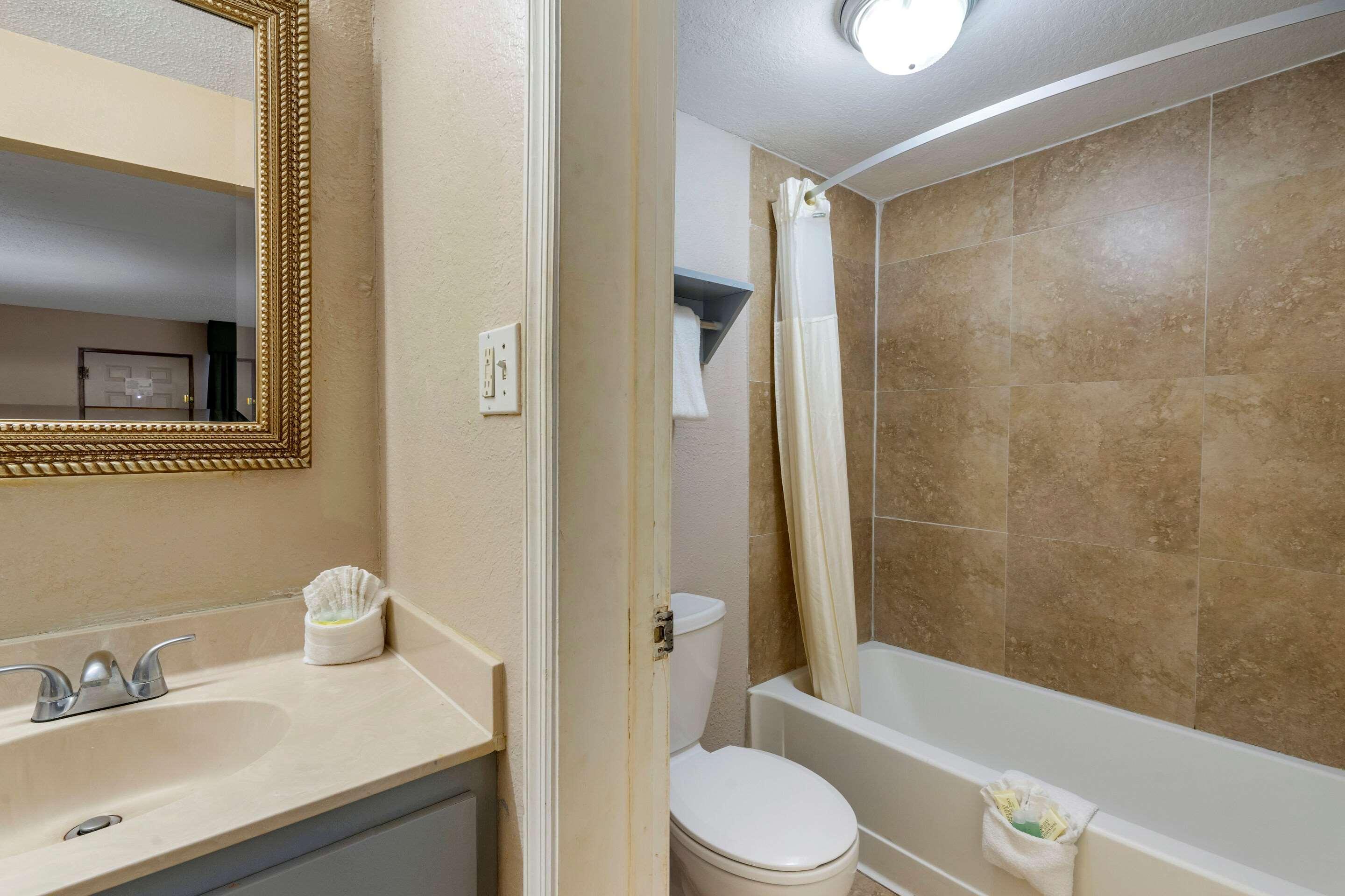 Rodeway Inn Clearwater-Dunedin Dış mekan fotoğraf