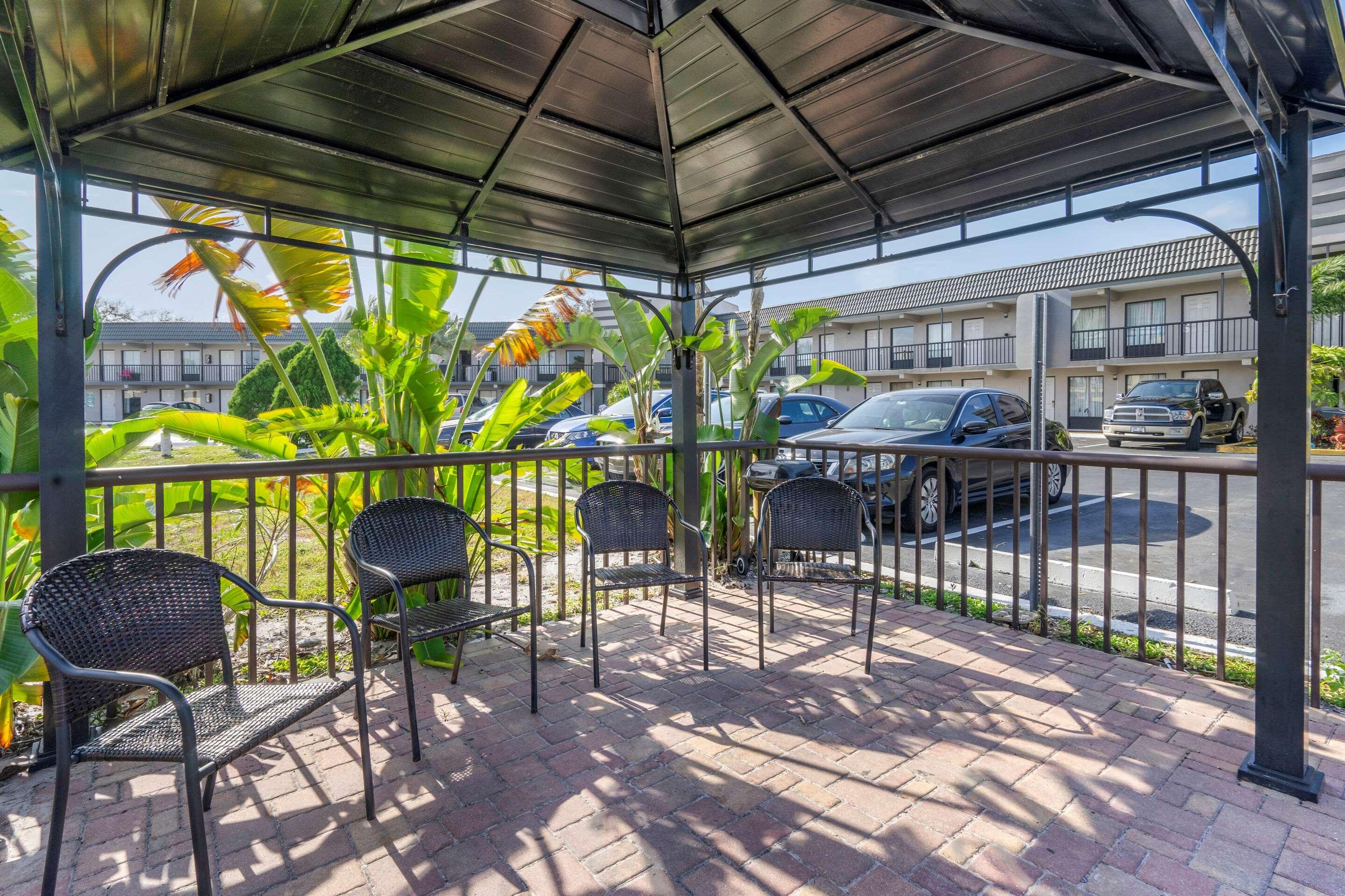 Rodeway Inn Clearwater-Dunedin Dış mekan fotoğraf